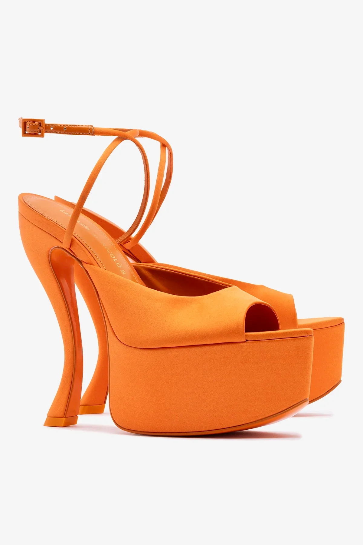 Larroudé x Nicolò B.: Sandália Lola Cetim Laranja - Image 3