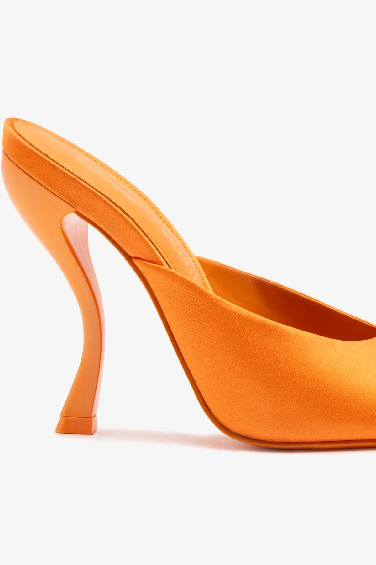 Larroudé x Nicolò B.: Mule Malibu Cetim Laranja - Image 4