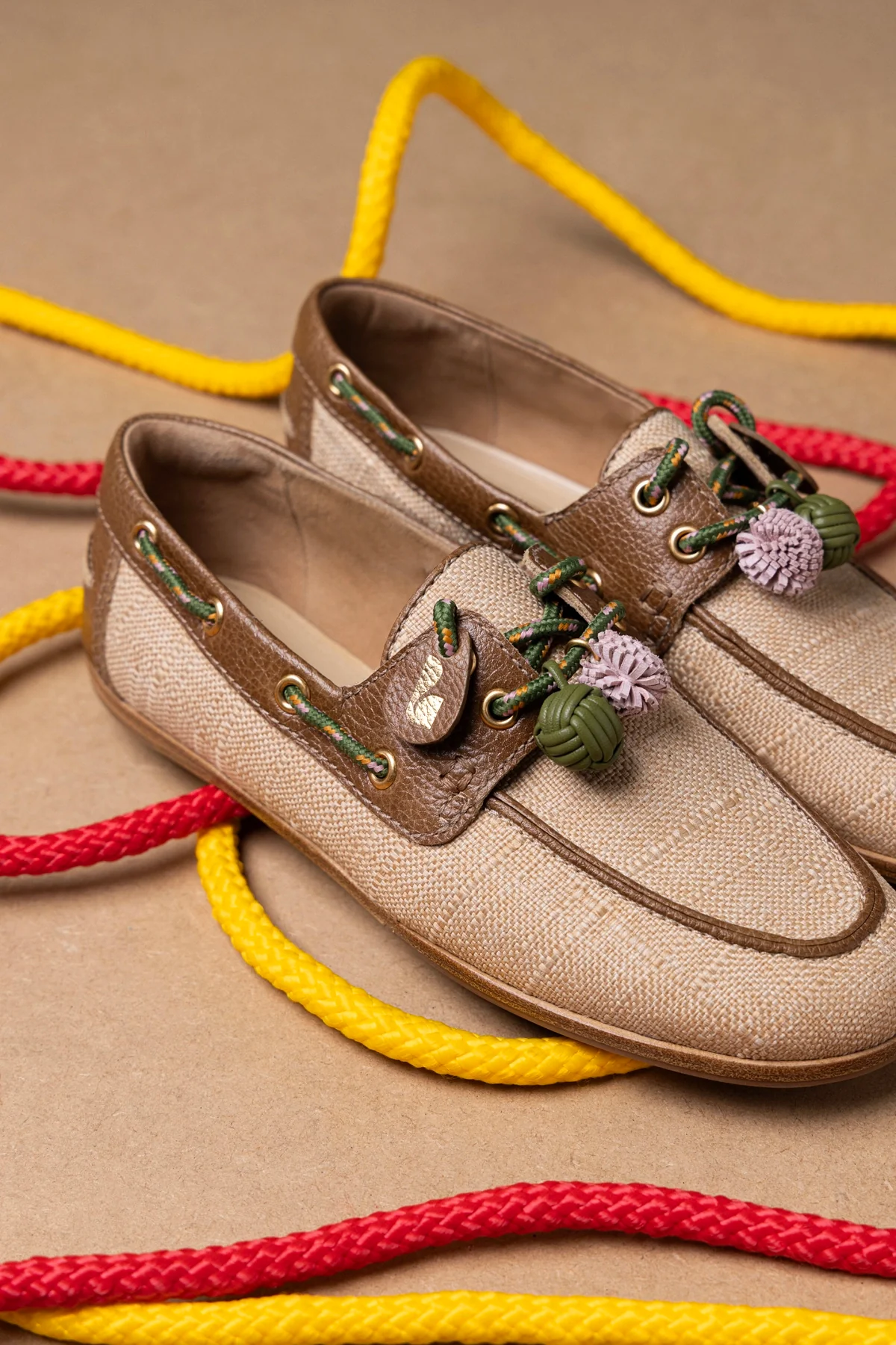 Mocassim Boat Shoe Cyprus Ráfia Bege e Couro Marrom - Image 2