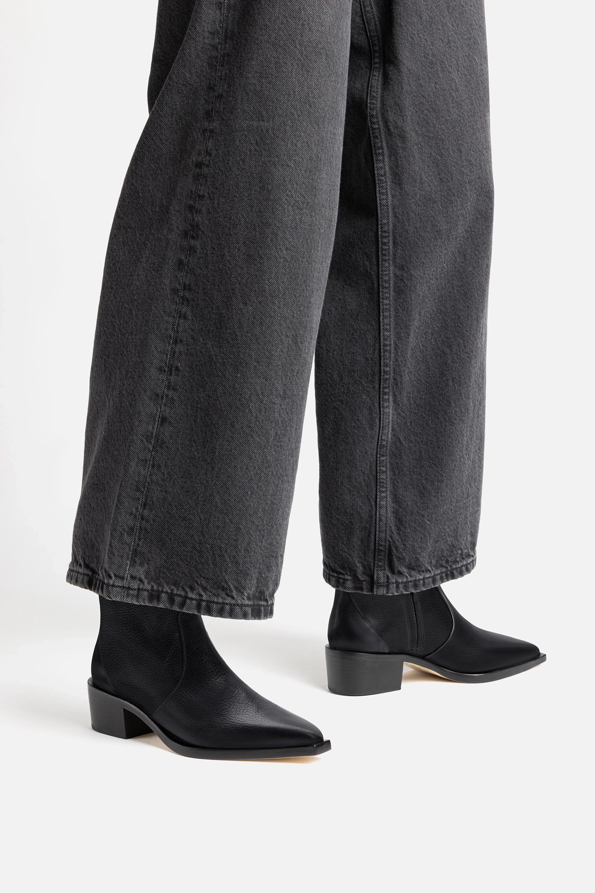 Bota Florencia Low Couro Preto - Image 6
