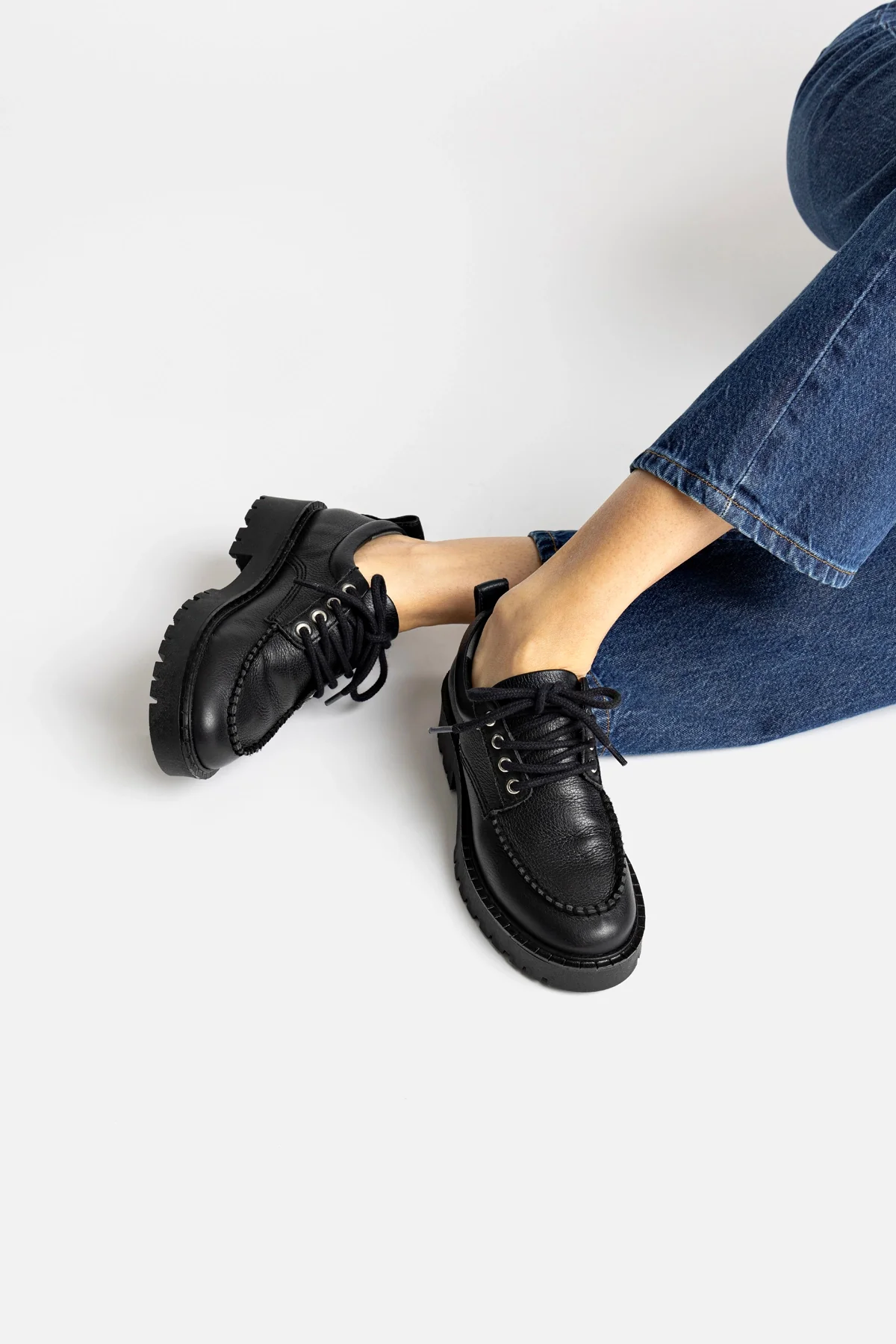 Mocassim Tratorado London Lace Up Couro Preto - Image 2