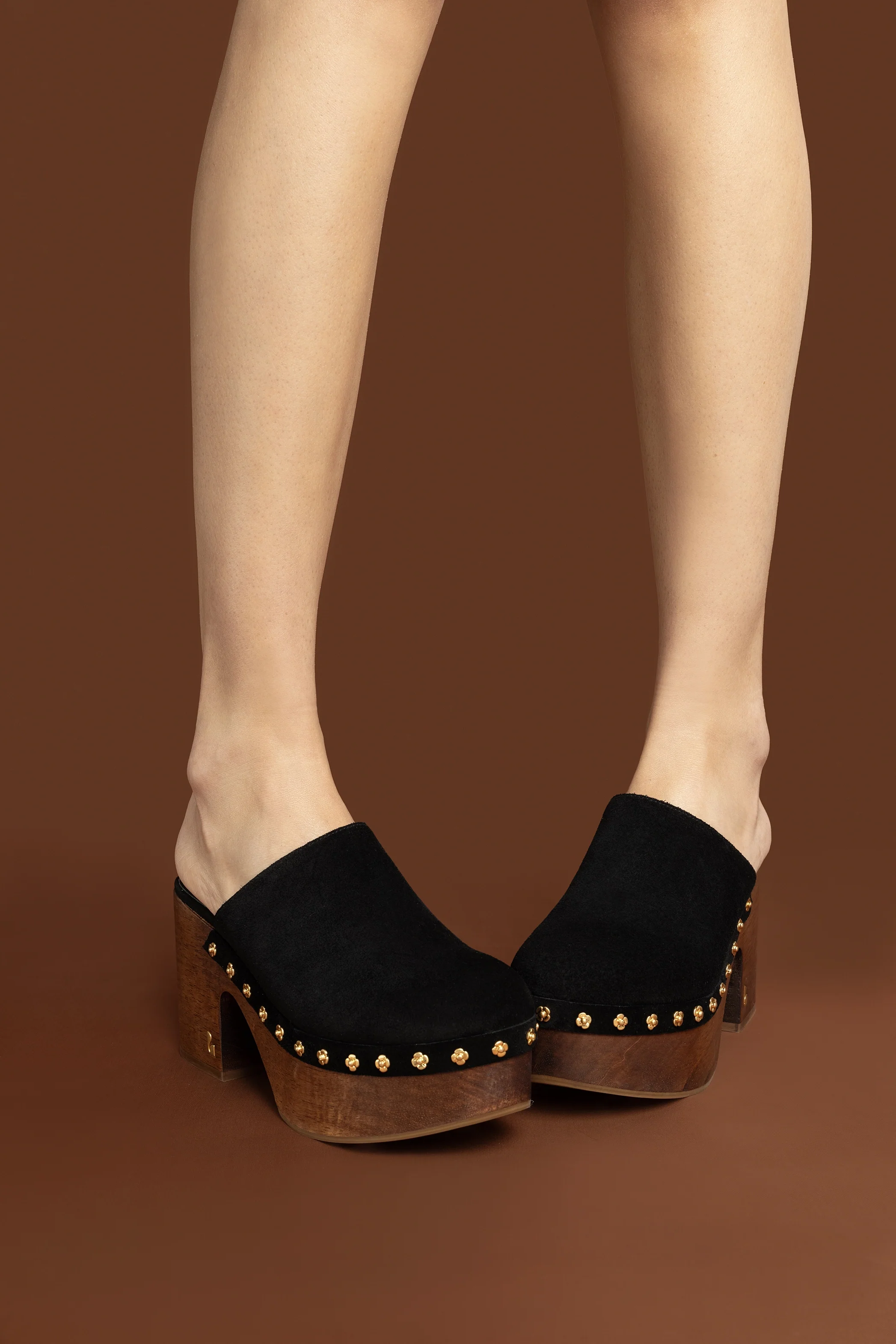 Mule Clog Plataforma Miso Camurça Preto - Image 5