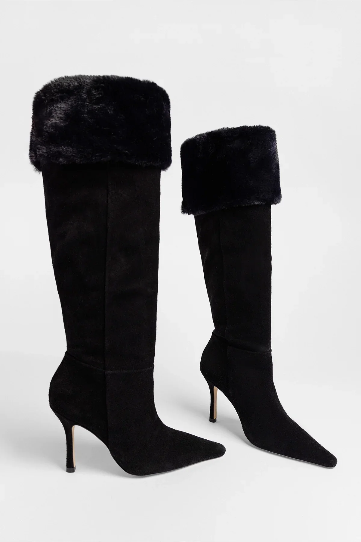 Bota Carine Fur Camurça Preto - Image 2