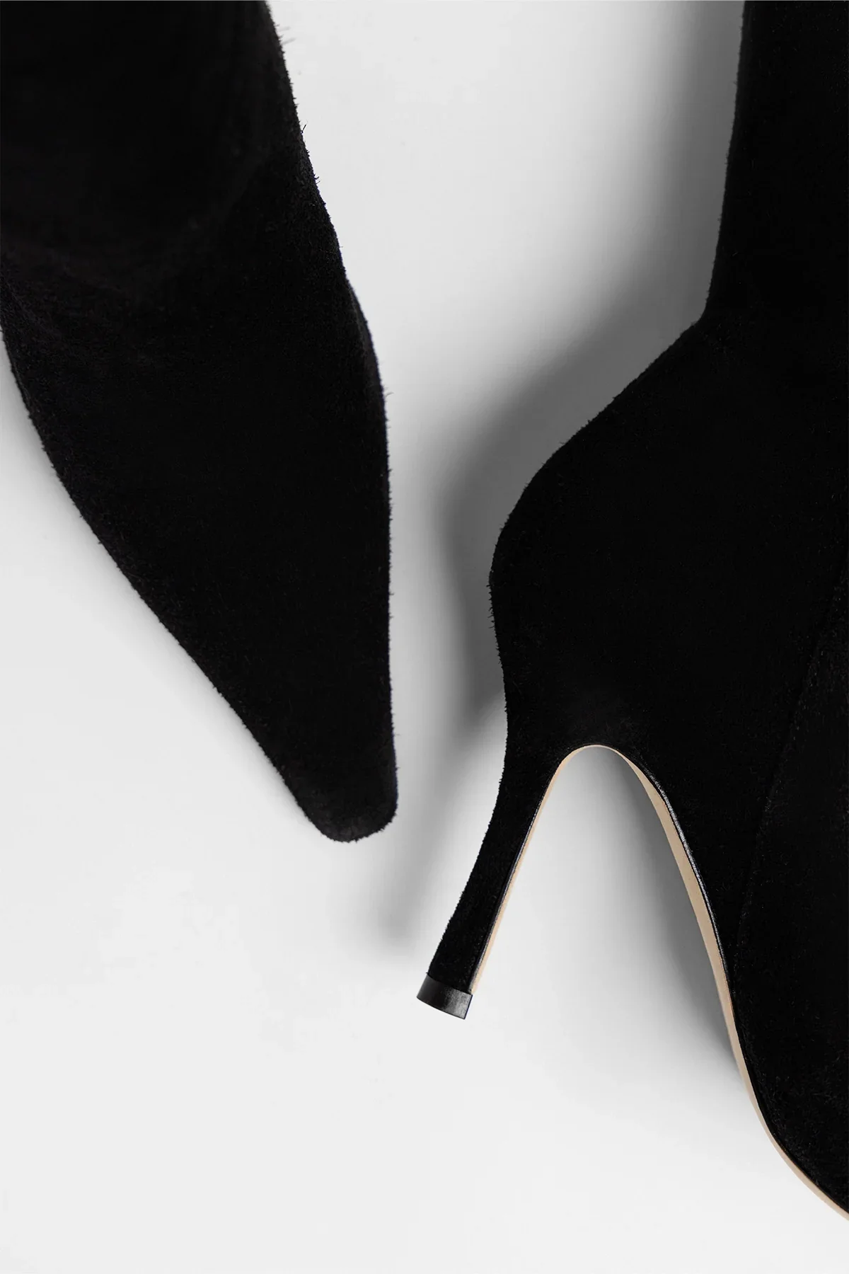 Bota Carine Fur Camurça Preto - Image 3