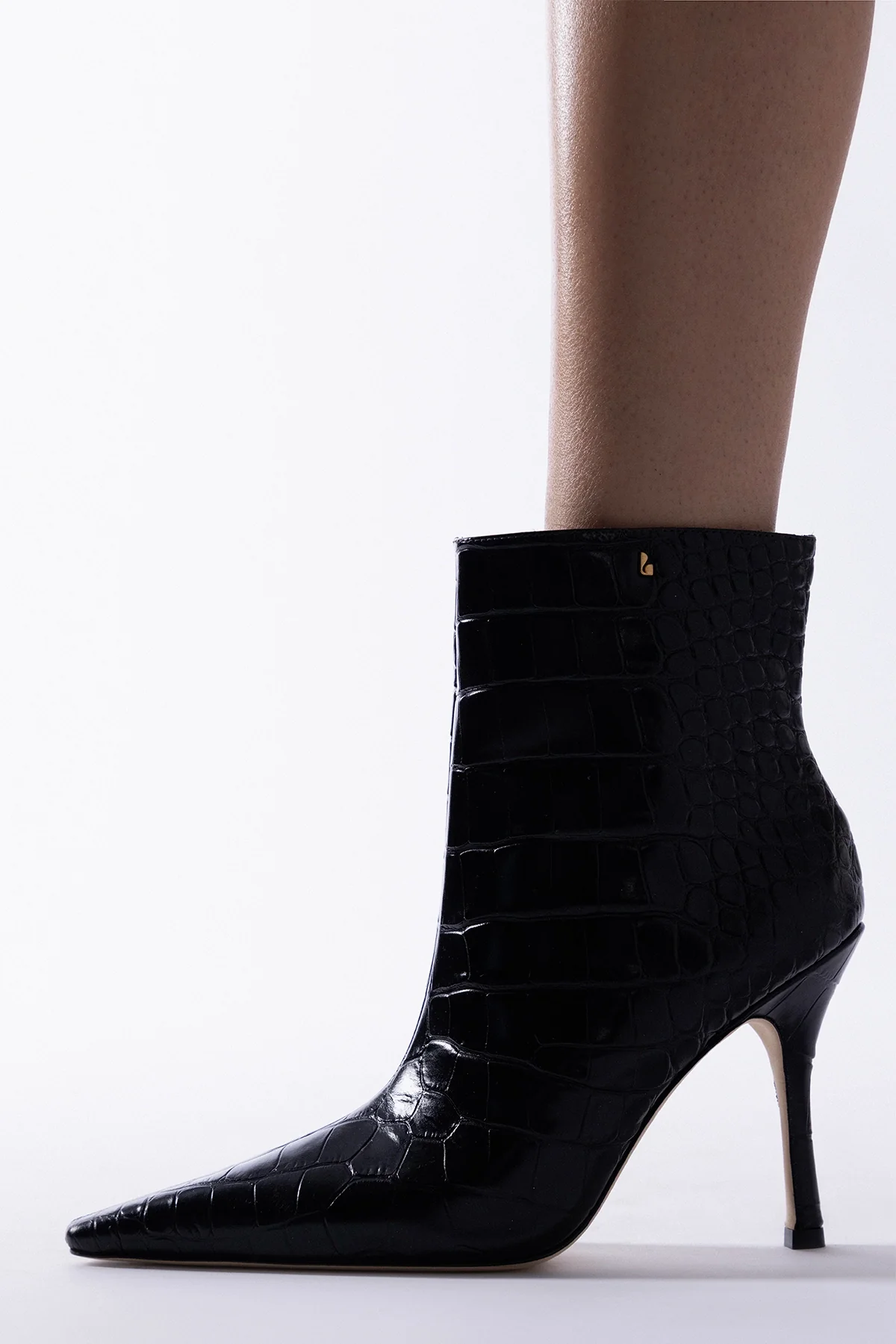 Bota Carine Mini Couro Croco Preto - Image 2