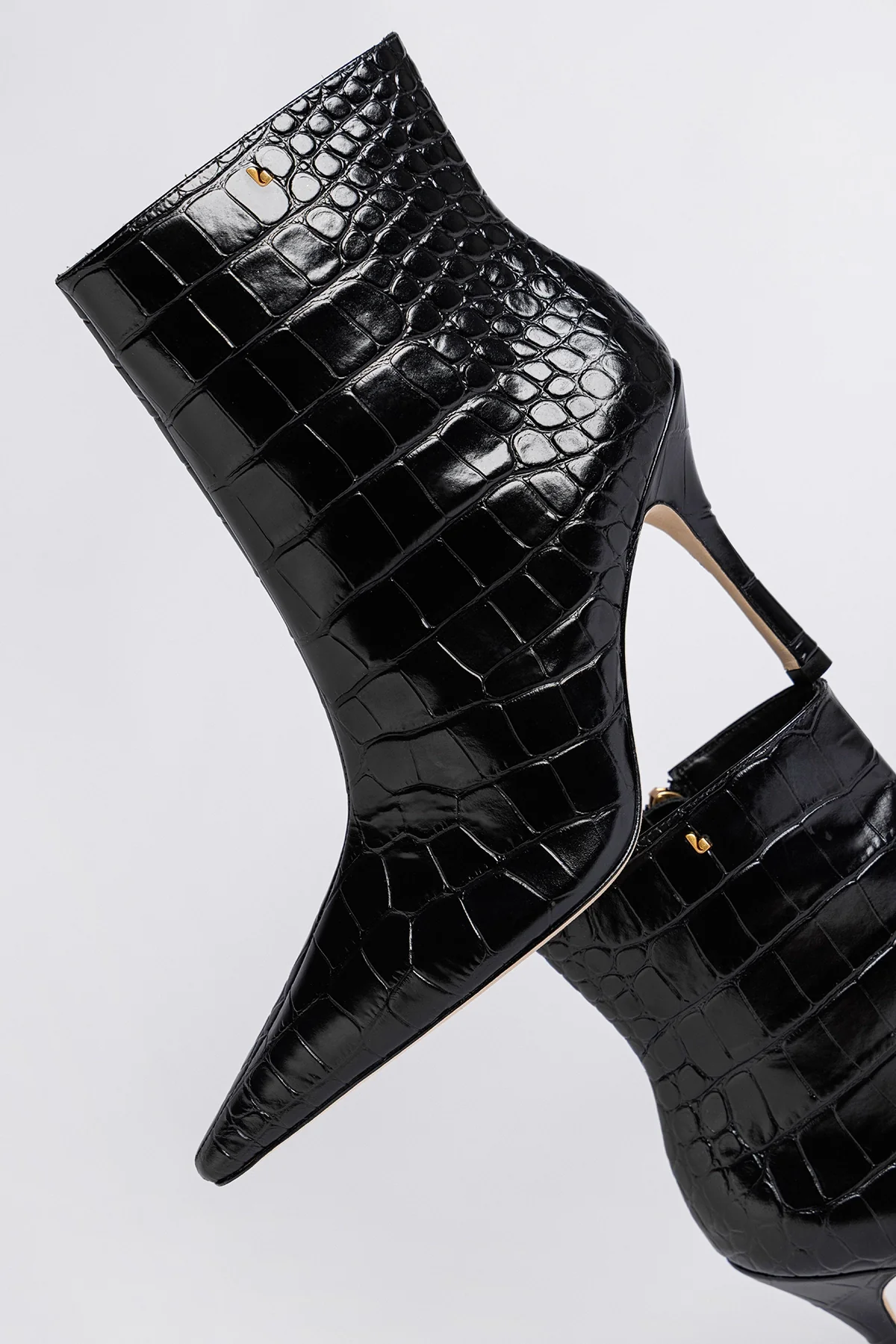 Bota Carine Mini Couro Croco Preto - Image 3
