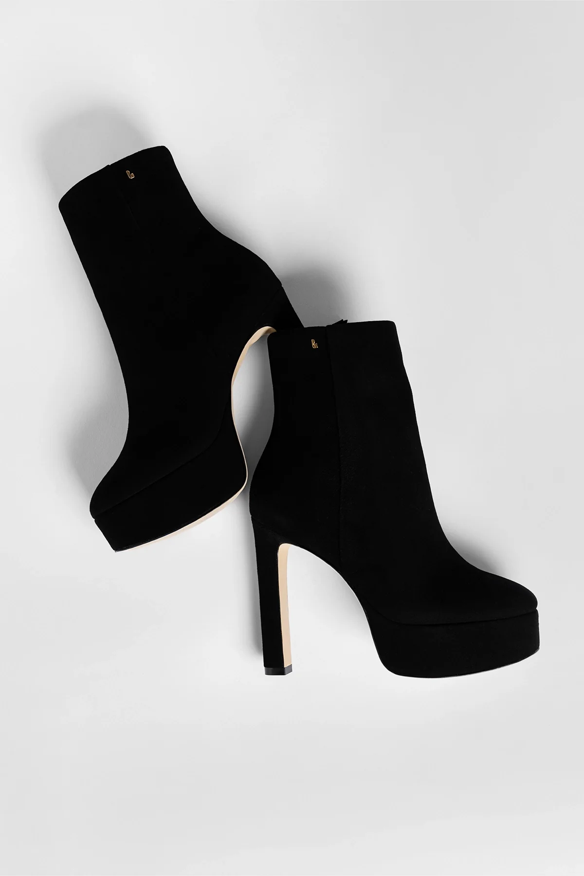 Bota Plataforma Romy Camurça Preto - Image 3