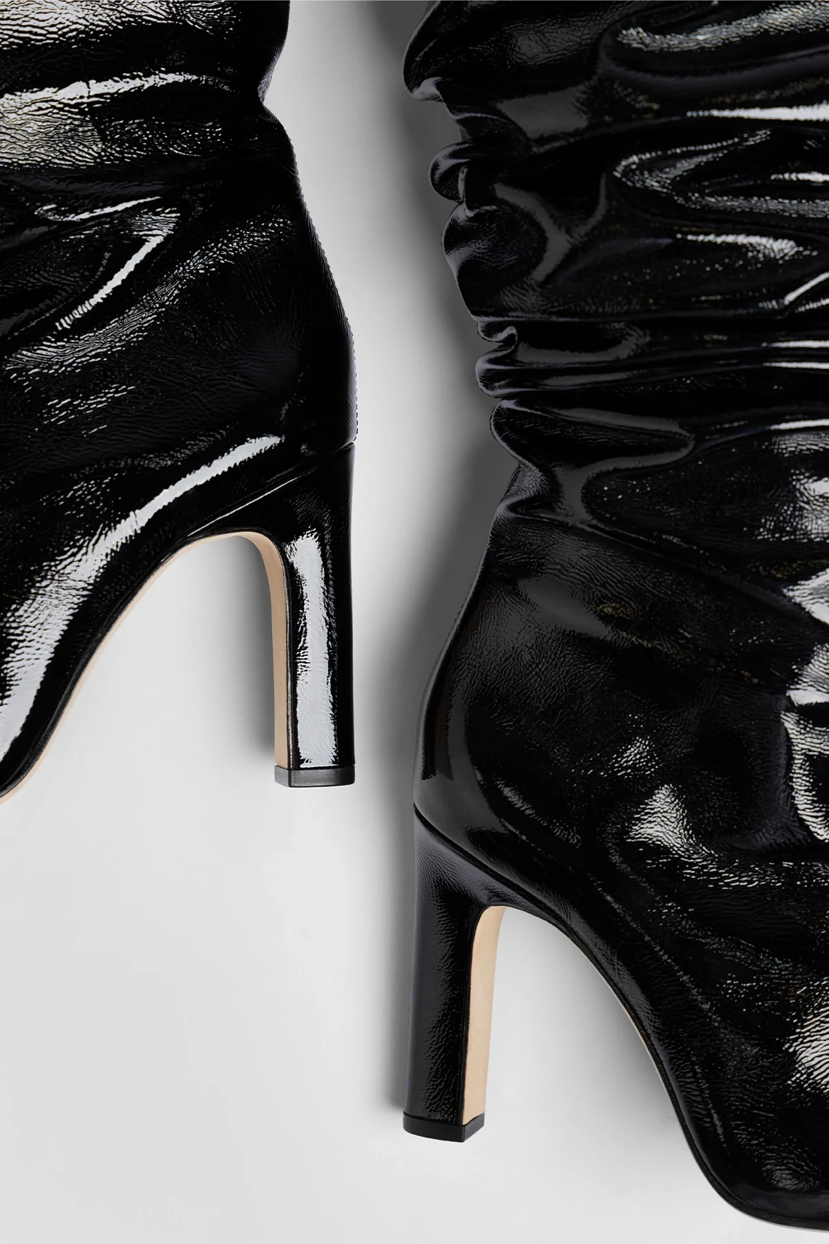 Bota Slouch Cindy Couro Verniz Preto - Image 5