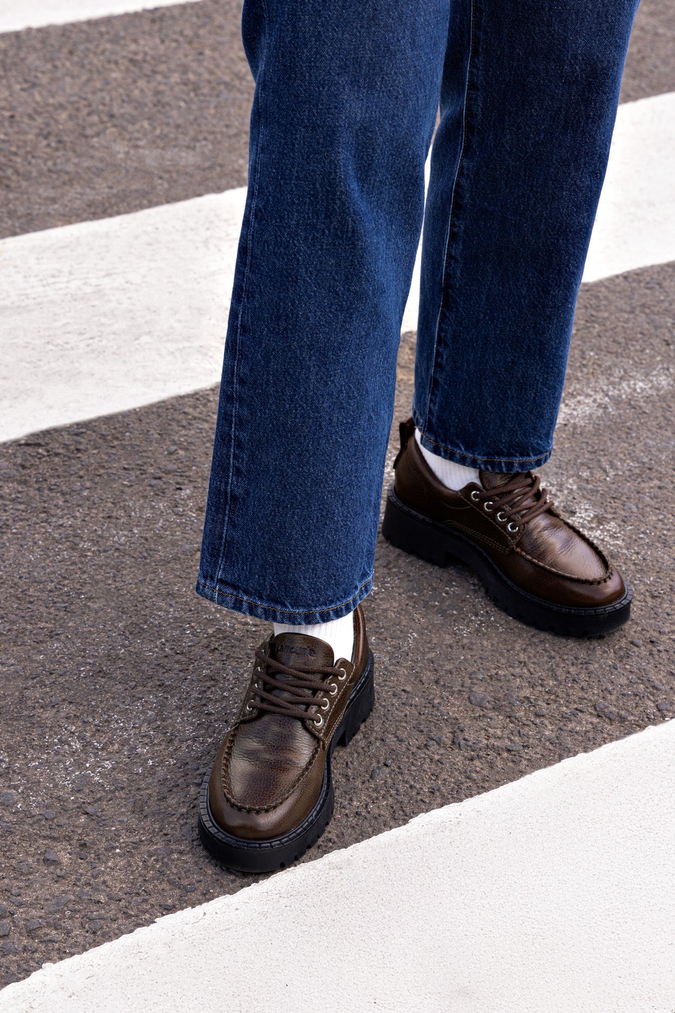 Mocassim Tratorado London Lace Up Couro Marrom - Image 2