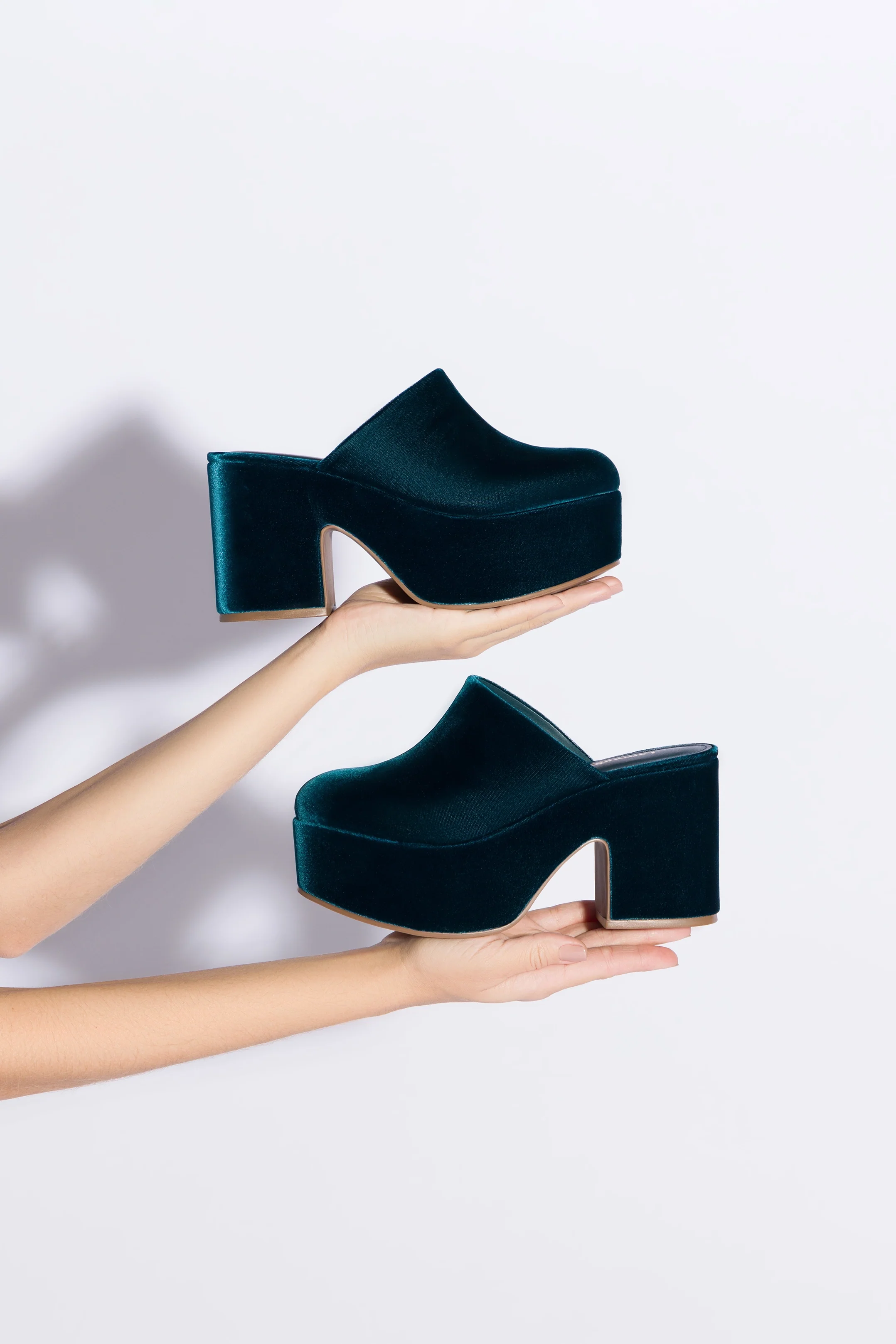 Mule Clog Plataforma Miso Veludo Azul - Image 6