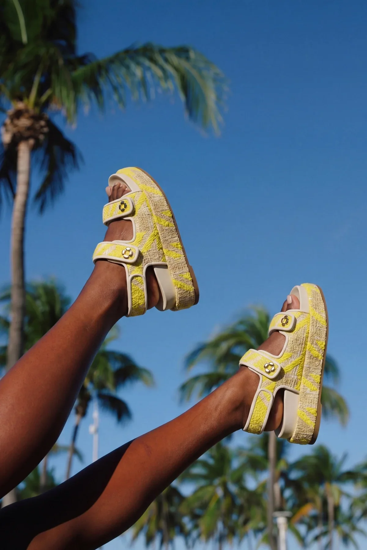 Sandalia Jetty Malha Estampado Amarelo - Image 2
