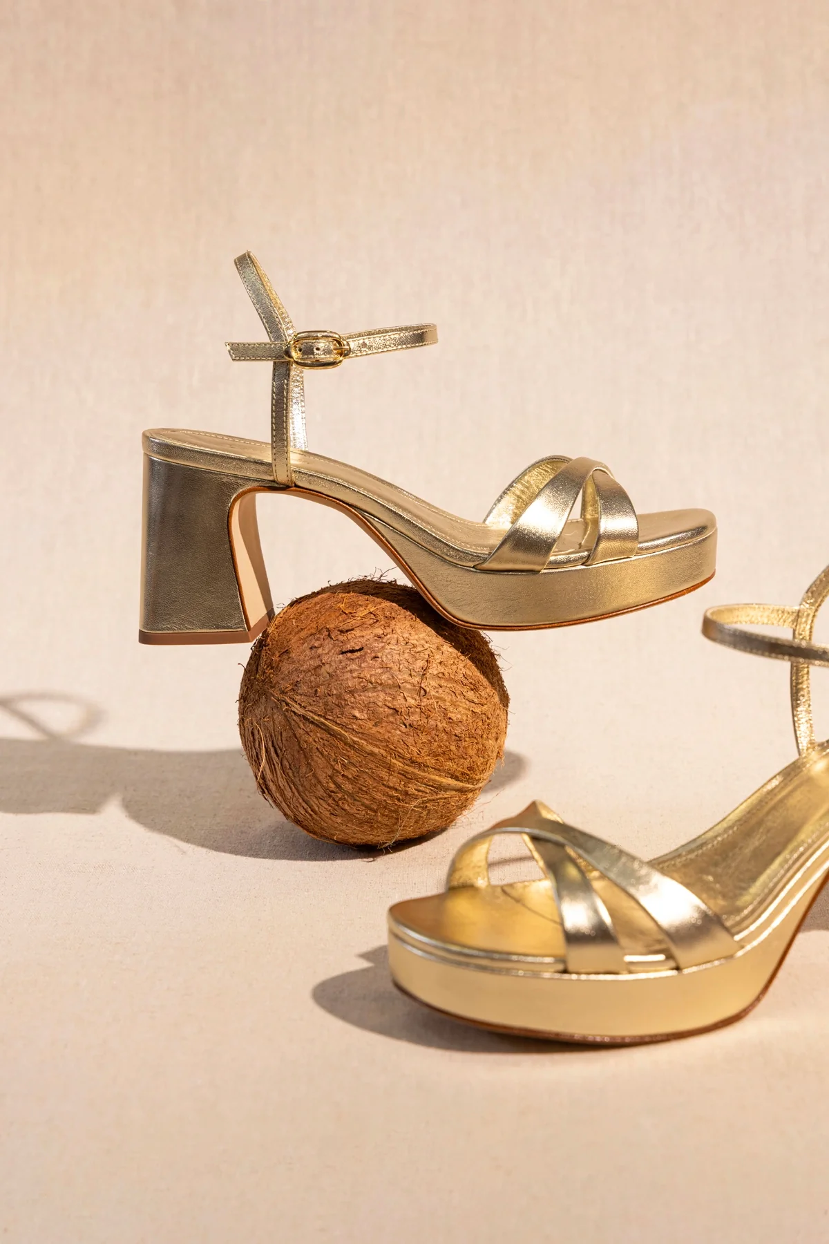 Sandália Plataforma Bianca Low Couro Dourado - Image 6