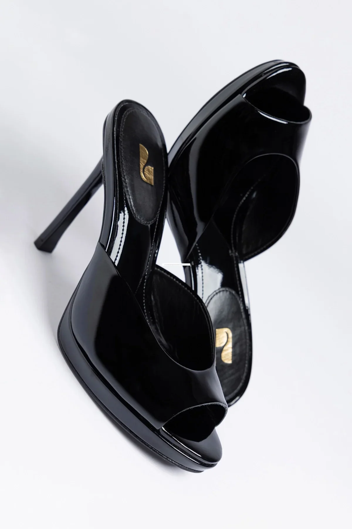 Mule Plataforma Jasmine Couro Verniz Preto - Image 3